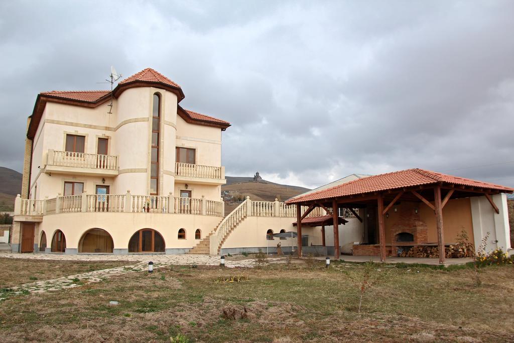 Tsaghkunq Guest House Sevan Esterno foto