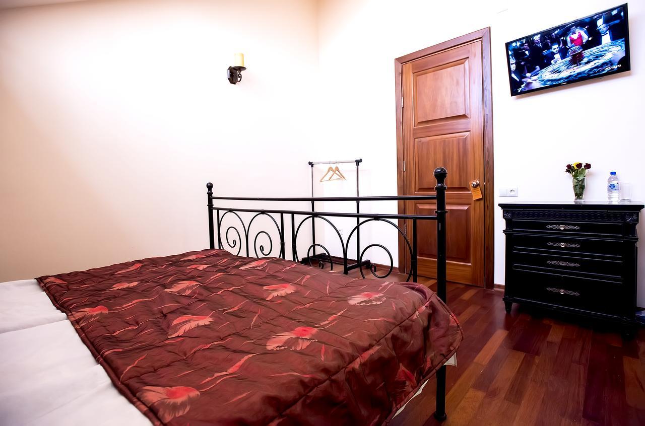 Tsaghkunq Guest House Sevan Esterno foto